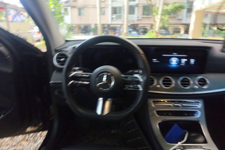 Used Mercedes-Benz E-Class New Energy 2022 Second Facelift E 350 e L Plug-in Hybrid Sports Sedan Steering Wheel
