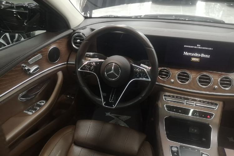 Used Mercedes-Benz E-Class New Energy 2022 Second Facelift E 350 e L Plug-in Hybrid Sedan Steering Wheel