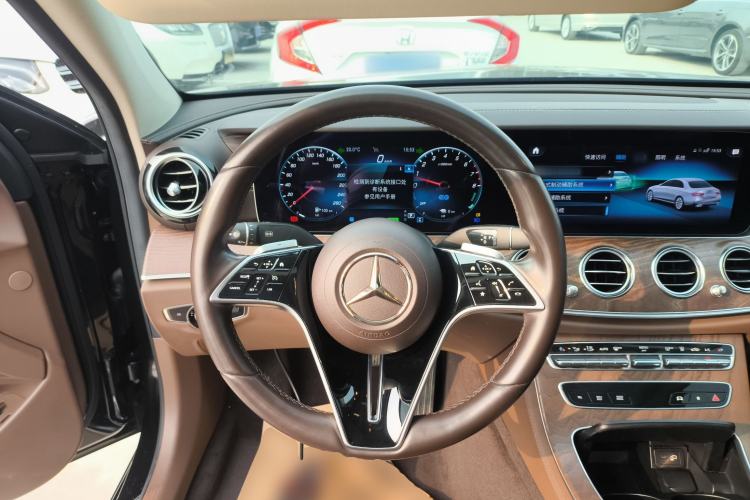 Used Mercedes-Benz E-Class New Energy 2022 Second Facelift E 350 e L Plug-in Hybrid Sedan Steering Wheel