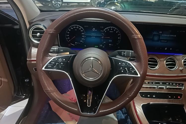 Used Mercedes-Benz E-Class New Energy 2022 Restyled E 350 e L Plug-in Hybrid Sports Sedan Steering Wheel