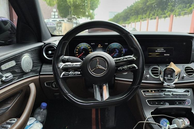 Used Mercedes-Benz E-Class New Energy 2022 E 350 e L Plug-in Hybrid Sports Sedan Steering Wheel