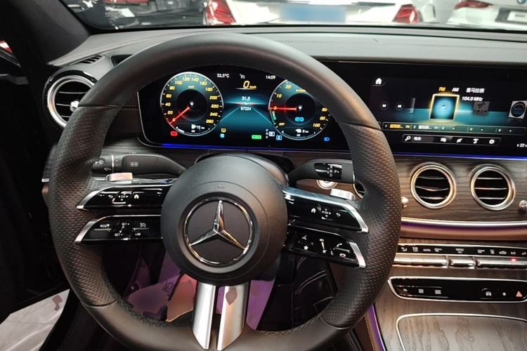Used Mercedes-Benz E-Class New Energy 2022 E 350 e L Plug-in Hybrid Sports Sedan Steering Wheel