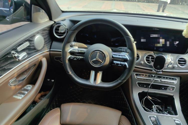 Used Mercedes-Benz E-Class New Energy 2022 Second Facelift E 350 e L Plug-in Hybrid Sports Sedan Steering Wheel