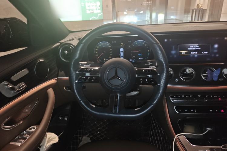 Used Mercedes-Benz E-Class New Energy 2022 Restyled E 350 e L Plug-in Hybrid Sports Sedan Steering Wheel