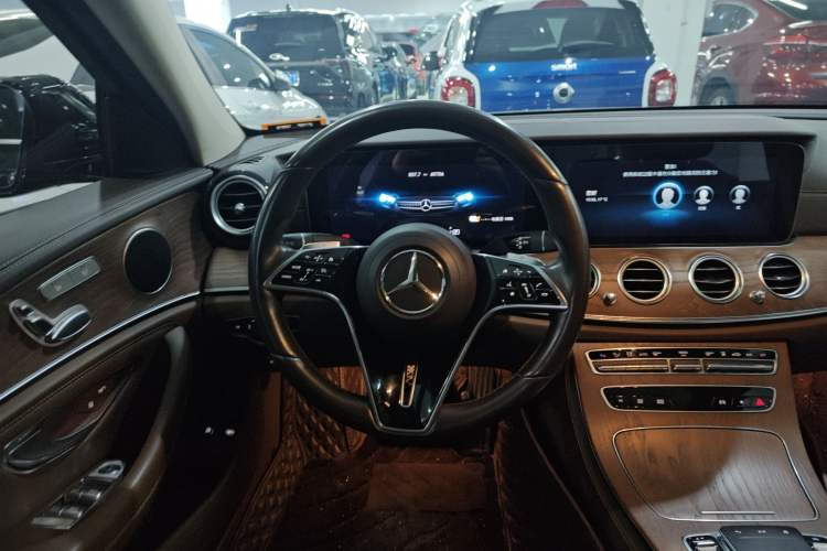 Used Mercedes-Benz E-Class New Energy 2022 Second Facelift E 350 e L Plug-in Hybrid Sedan Steering Wheel