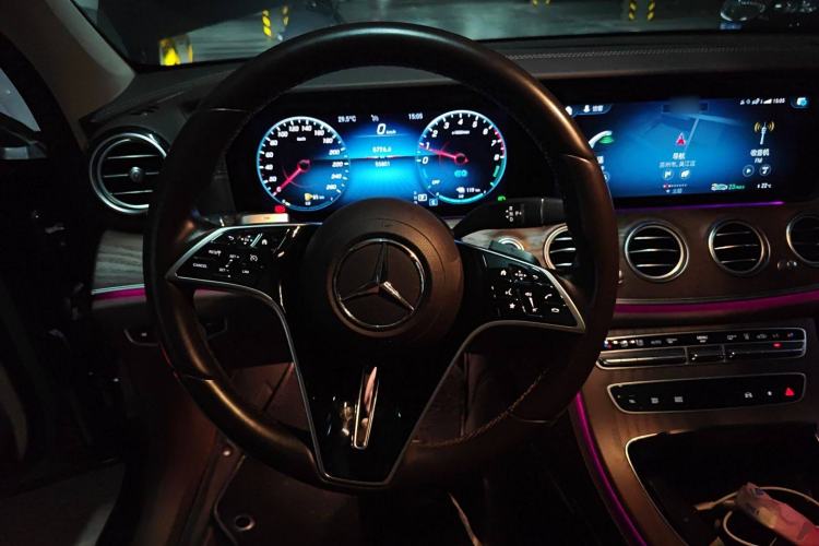 Used Mercedes-Benz E-Class New Energy 2022 Second Facelift E 350 e L Plug-in Hybrid Sedan Steering Wheel