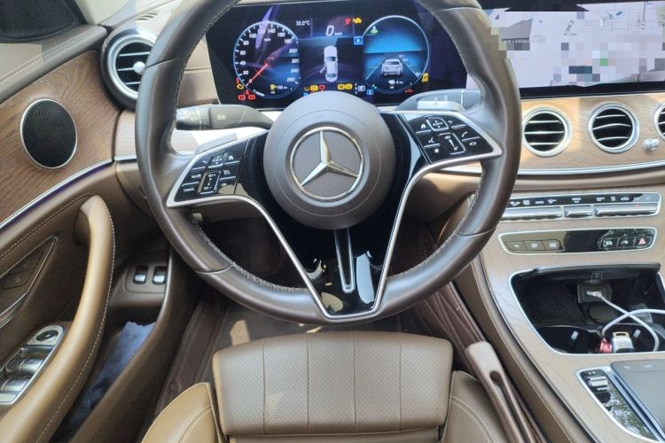 Used Mercedes-Benz E-Class New Energy 2022 Second Facelift E 350 e L Plug-in Hybrid Sports Sedan Steering Wheel
