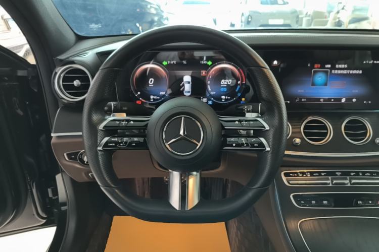 Used Mercedes-Benz E-Class New Energy 2022 Restyled E 350 e L Plug-in Hybrid Sports Sedan Steering Wheel