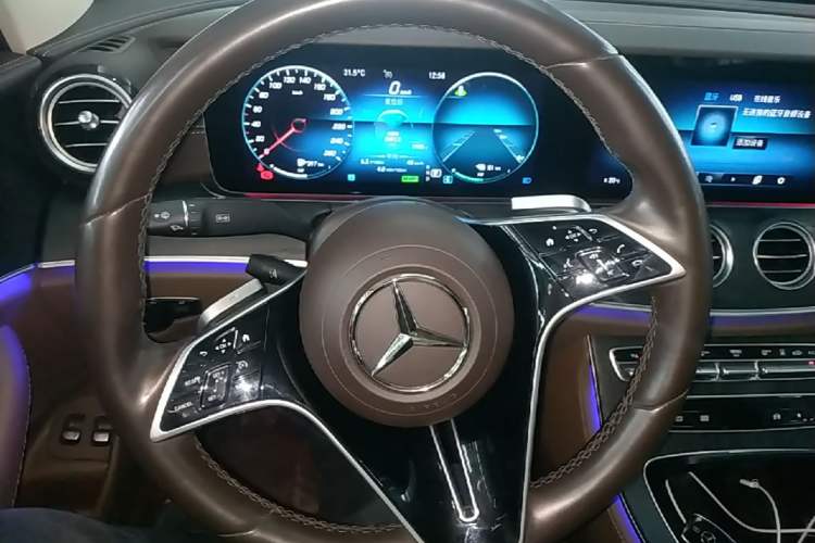 Used Mercedes-Benz E-Class New Energy 2022 Restyled E 350 e L Plug-in Hybrid Sedan Steering Wheel
