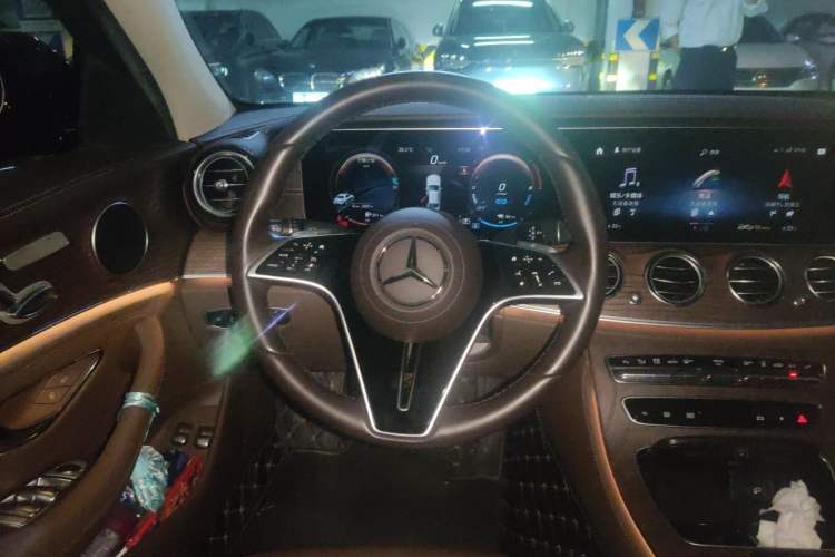 Used Mercedes-Benz E-Class New Energy 2022 Second Facelift E 350 e L Plug-in Hybrid Sedan Steering Wheel