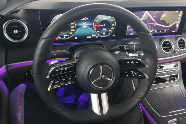 Used Mercedes-Benz E-Class New Energy 2022 E 350 e L Plug-in Hybrid Sports Sedan Steering Wheel