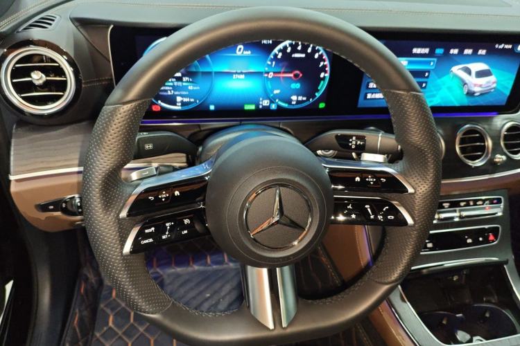 Used Mercedes-Benz E-Class New Energy 2022 Facelift E 350 e L Plug-in Hybrid Sedan Steering Wheel