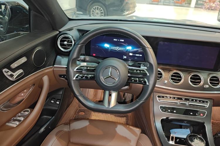 Used Mercedes-Benz E-Class New Energy 2022 Restyled E 350 e L Plug-in Hybrid Sports Sedan Steering Wheel