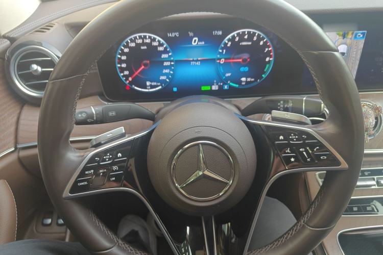 Used Mercedes-Benz E-Class New Energy 2022 Facelift E 350 e L Plug-in Hybrid Sedan Steering Wheel