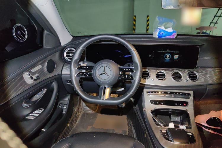 Used Mercedes-Benz E-Class New Energy 2022 E 350 e L Plug-in Hybrid Sports Sedan Steering Wheel