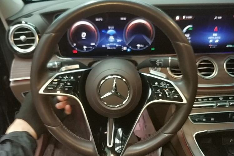 Used Mercedes-Benz E-Class New Energy 2022 Restyled E 350 e L Plug-in Hybrid Sedan Steering Wheel