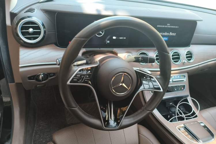 Used Mercedes-Benz E-Class New Energy 2022 Facelift E 350 e L Plug-in Hybrid Sedan Steering Wheel