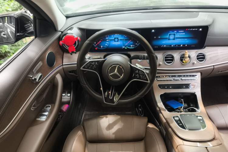 Used Mercedes-Benz E-Class New Energy 2022 Second Facelift E 350 e L Plug-in Hybrid Sedan Steering Wheel