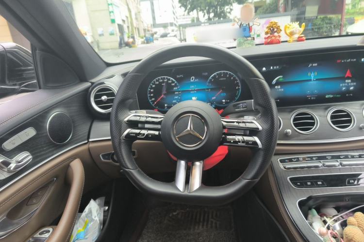 Used Mercedes-Benz E-Class New Energy 2022 E 350 e L Plug-in Hybrid Sports Sedan Steering Wheel