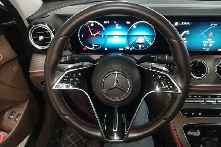 Used Mercedes-Benz E-Class New Energy 2022 Second Facelift E 350 e L Plug-in Hybrid Sedan Steering Wheel