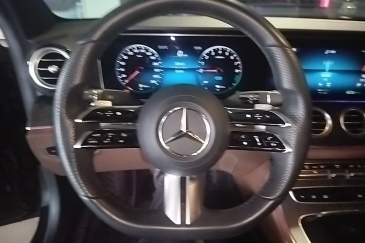 Used Mercedes-Benz E-Class New Energy 2022 Restyled E 350 e L Plug-in Hybrid Sports Sedan Steering Wheel