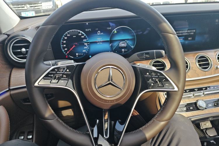 Used Mercedes-Benz E-Class New Energy 2022 Restyled E 350 e L Plug-in Hybrid Sports Sedan Steering Wheel