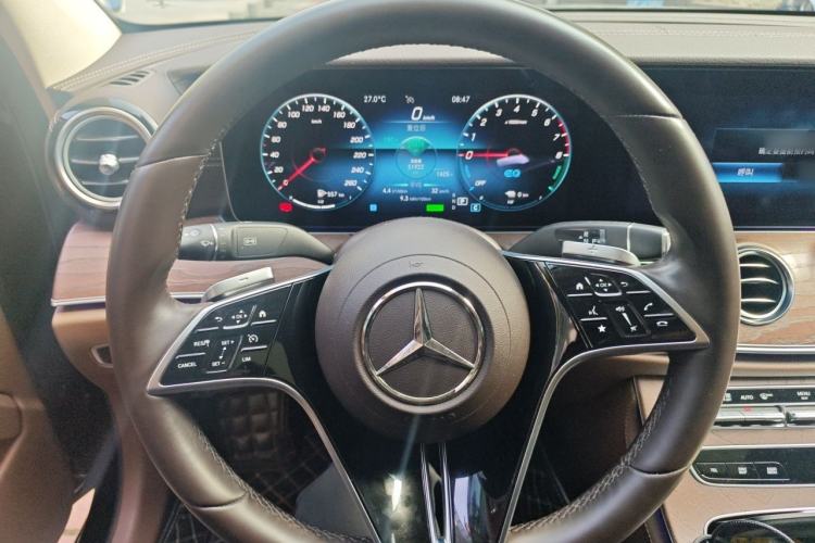 Used Mercedes-Benz E-Class New Energy 2022 Facelift E 350 e L Plug-in Hybrid Sedan Steering Wheel