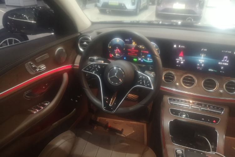 Used Mercedes-Benz E-Class New Energy 2022 E 350 e L Plug-in Hybrid Sedan Steering Wheel