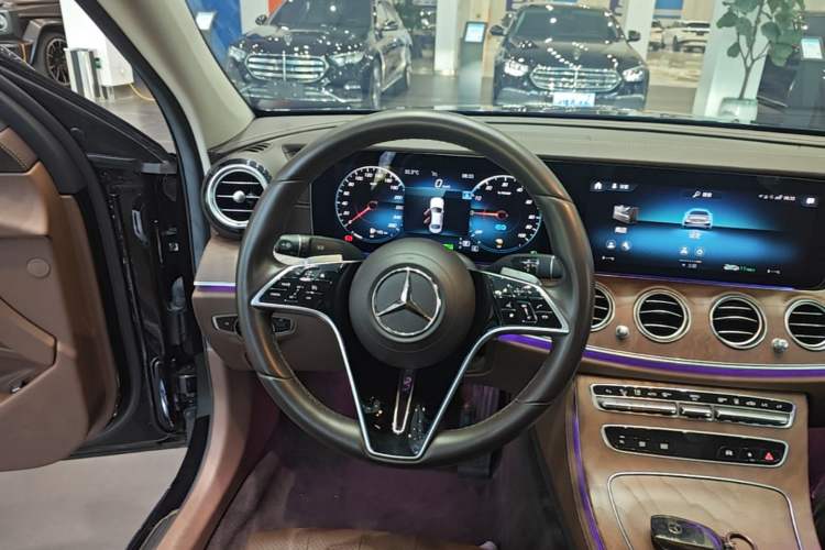 Used Mercedes-Benz E-Class New Energy 2022 Second Facelift E 350 e L Plug-in Hybrid Sedan Steering Wheel