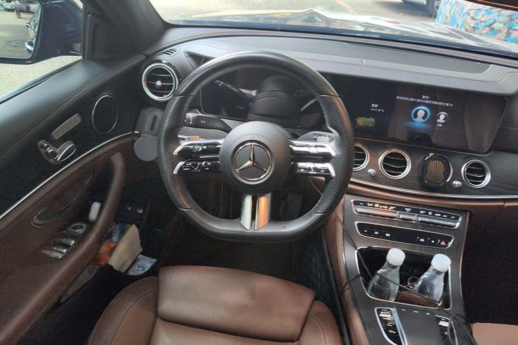 Used Mercedes-Benz E-Class New Energy 2022 Second Facelift E 350 e L Plug-in Hybrid Sports Sedan Steering Wheel