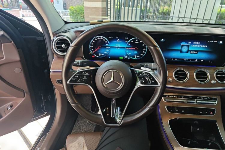 Used Mercedes-Benz E-Class New Energy 2022 Restyled E 350 e L Plug-in Hybrid Sports Sedan Steering Wheel