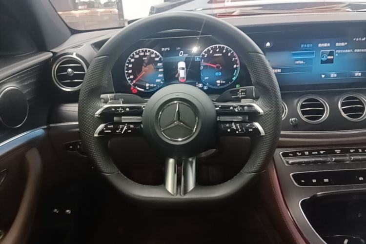 Used Mercedes-Benz E-Class New Energy 2022 Second Facelift E 350 e L Plug-in Hybrid Sports Sedan Steering Wheel