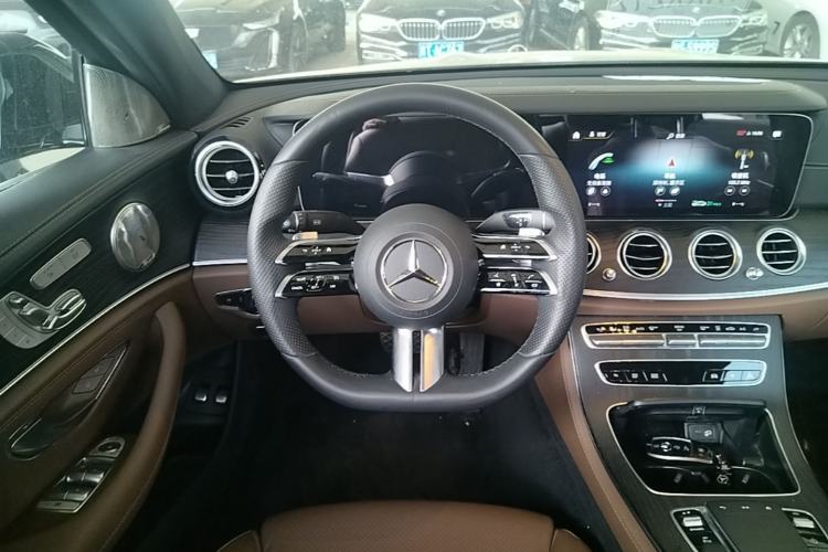 Used Mercedes-Benz E-Class New Energy 2022 E 350 e L Plug-in Hybrid Sports Sedan Steering Wheel