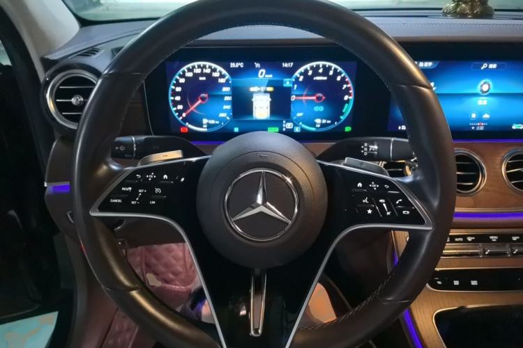 Used Mercedes-Benz E-Class New Energy 2022 Second Facelift E 350 e L Plug-in Hybrid Sedan Steering Wheel