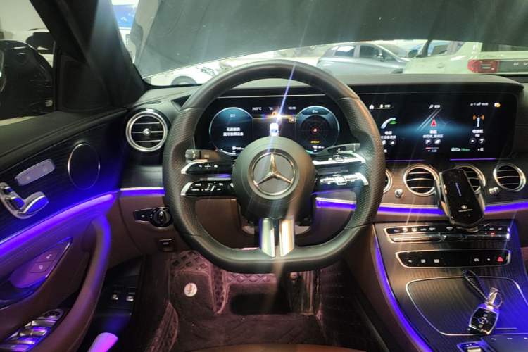 Used Mercedes-Benz E-Class New Energy 2022 Second Facelift E 350 e L Plug-in Hybrid Sports Sedan Steering Wheel