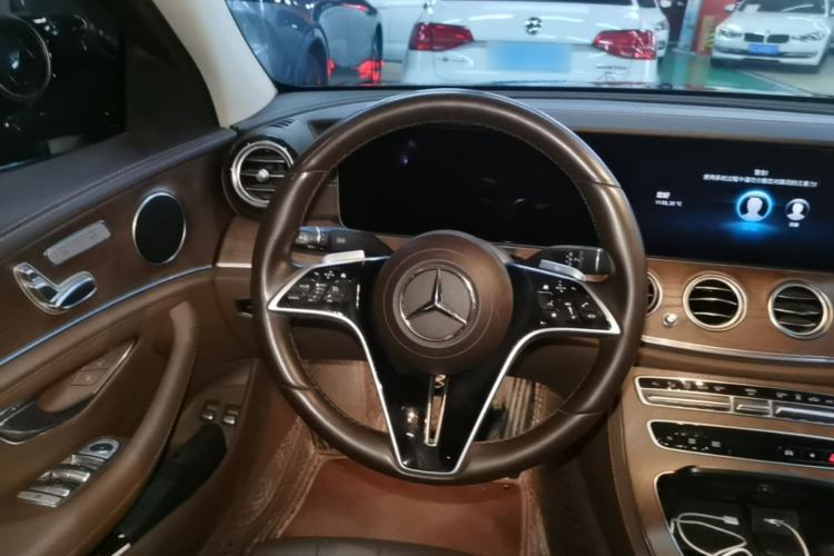 Used Mercedes-Benz E-Class New Energy 2022 Second Facelift E 350 e L Plug-in Hybrid Sedan Steering Wheel