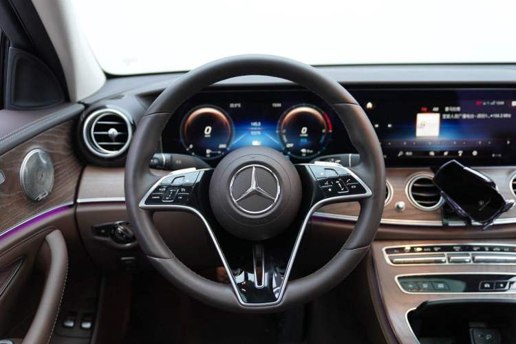 Used Mercedes-Benz E-Class New Energy 2022 Restyled E 350 e L Plug-in Hybrid Sedan Steering Wheel