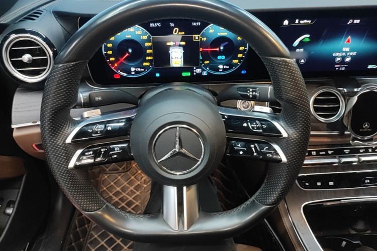 Used Mercedes-Benz E-Class New Energy 2022 Second Facelift E 350 e L Plug-in Hybrid Sports Sedan Steering Wheel