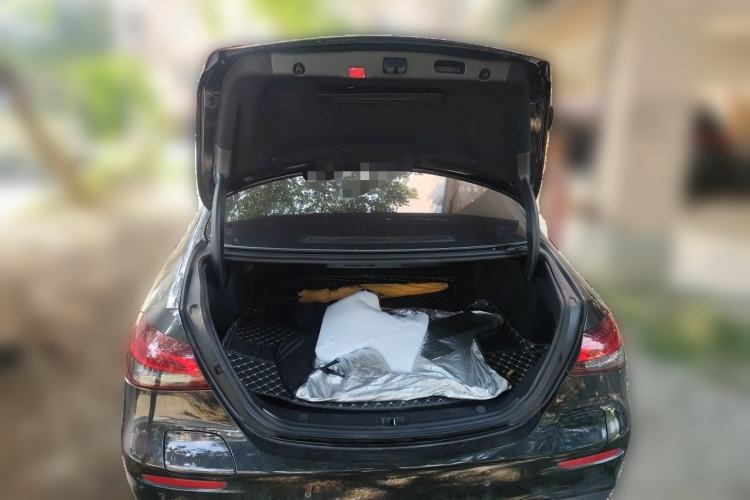 Used Mercedes-Benz E-Class New Energy 2022 Second Facelift E 350 e L Plug-in Hybrid Sports Sedan Trunk