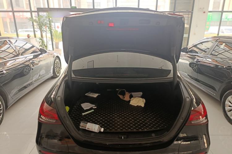 Used Mercedes-Benz E-Class New Energy 2022 Restyled E 350 e L Plug-in Hybrid Sports Sedan Trunk