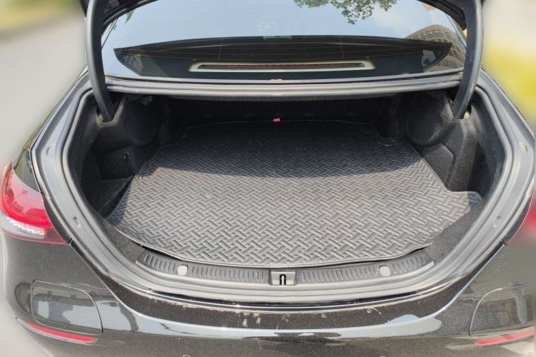 Used Mercedes-Benz E-Class New Energy 2022 Second Facelift E 350 e L Plug-in Hybrid Sports Sedan Trunk