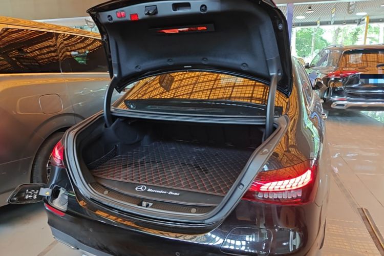 Used Mercedes-Benz E-Class New Energy 2022 Facelift E 350 e L Plug-in Hybrid Sedan Trunk
