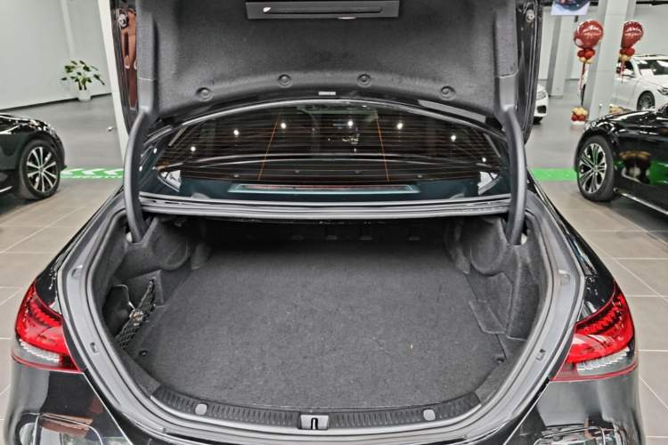Used Mercedes-Benz E-Class New Energy 2022 E 350 e L Plug-in Hybrid Sports Sedan Trunk