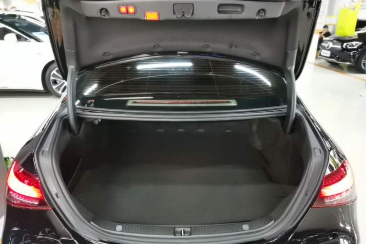 Used Mercedes-Benz E-Class New Energy 2022 Facelift E 350 e L Plug-in Hybrid Sedan Trunk