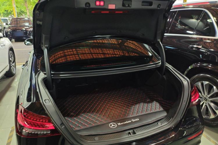 Used Mercedes-Benz E-Class New Energy 2022 Facelift E 350 e L Plug-in Hybrid Sedan Trunk