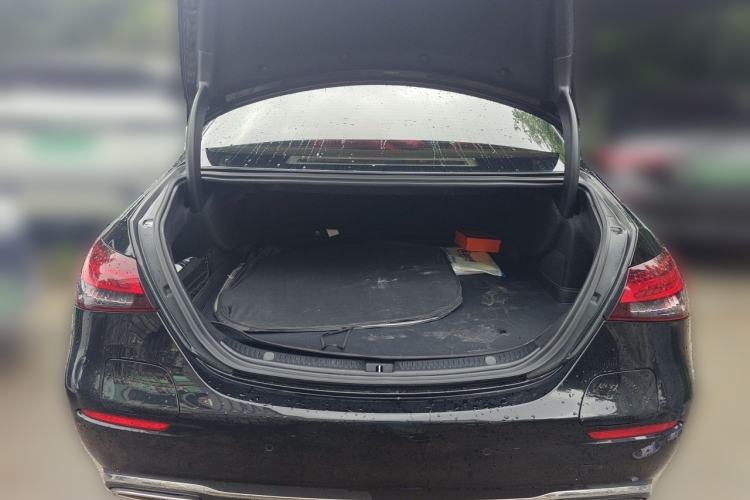 Used Mercedes-Benz E-Class New Energy 2022 Second Facelift E 350 e L Plug-in Hybrid Sedan Trunk