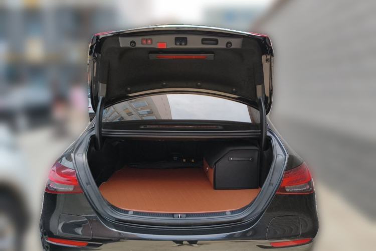 Used Mercedes-Benz E-Class New Energy 2022 E 350 e L Plug-in Hybrid Sedan Trunk
