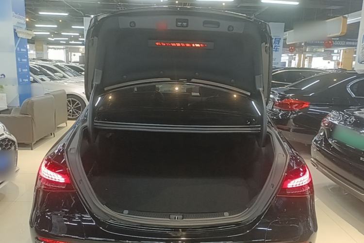 Used Mercedes-Benz E-Class New Energy 2022 Second Facelift E 350 e L Plug-in Hybrid Sedan Trunk
