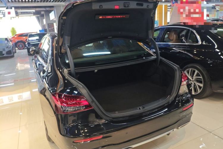 Used Mercedes-Benz E-Class New Energy 2022 Second Facelift E 350 e L Plug-in Hybrid Sports Sedan Trunk
