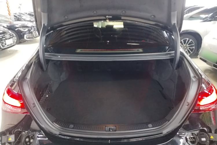 Used Mercedes-Benz E-Class New Energy 2022 Restyled E 350 e L Plug-in Hybrid Sedan Trunk